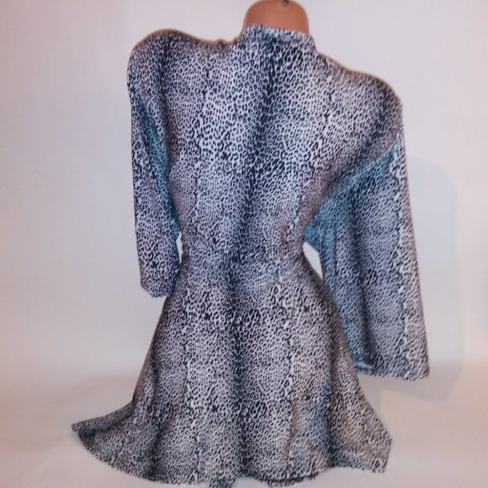 Rene‎ Rofe Robe - Picture 6 of 6